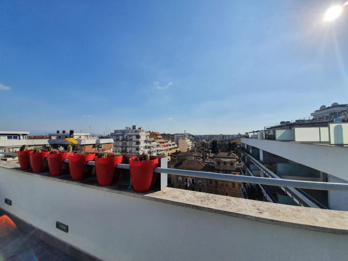 Penthouse 41 In Trastevere With Big Terrace Рим Экстерьер фото